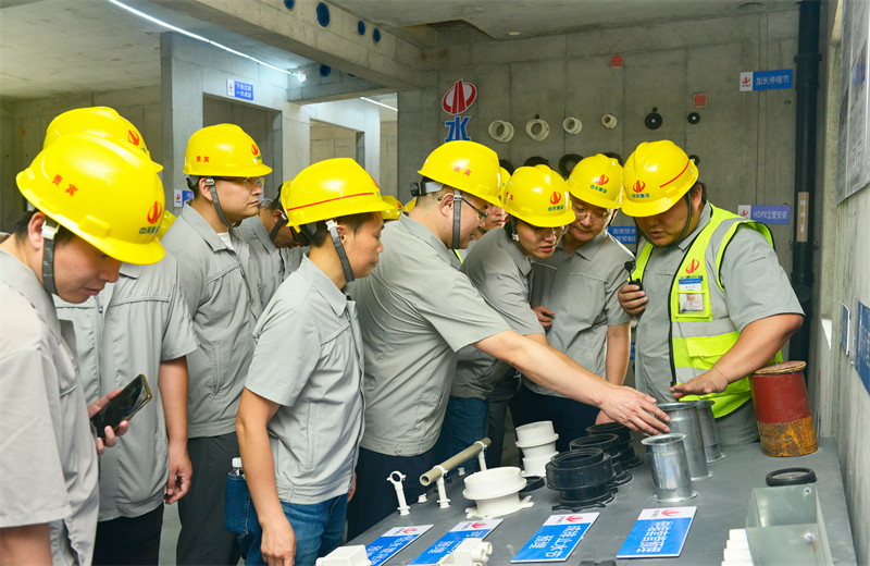 为进一步推进优质客户高效履约，提升交付品质、达成客户满意，2025年6月25日，evo视讯建设集团在上海组织召开2025年越秀地产、华润置业客户履约推进会。